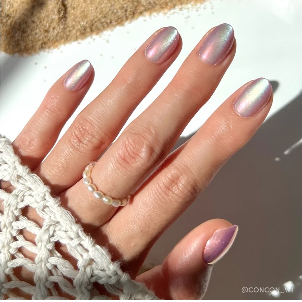 NWT Glamnetic Press on Nail Set Shimmering Shores Collection 30 Nails Oyster - Picture 2 of 9